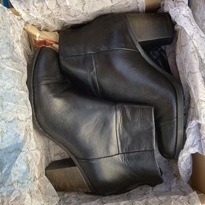 Clarks Enfield Tess leather boots, size 5.5